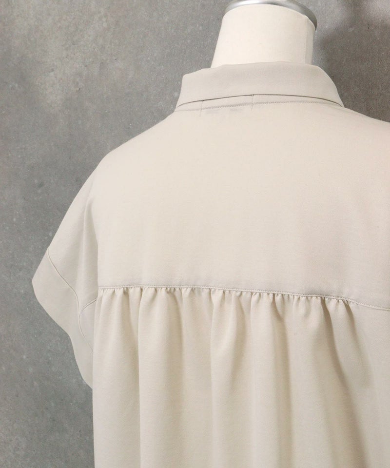 背中側ギャザー部分(ベージュ)