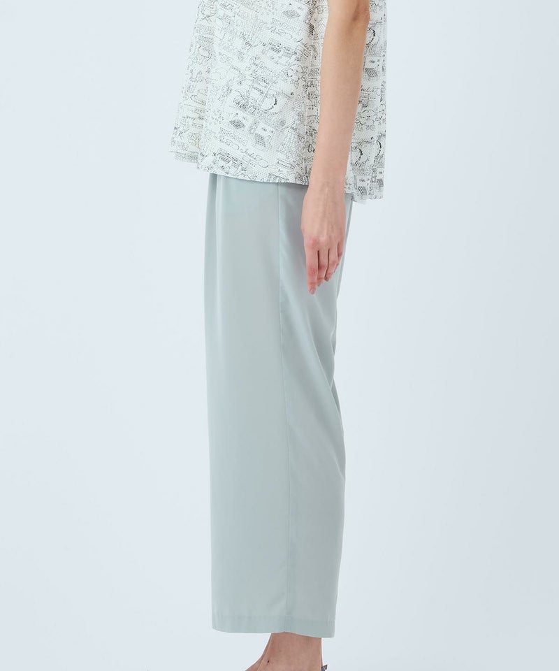 モデル着用画像(ライトグリーン)