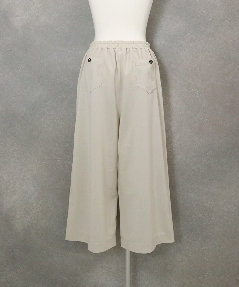 コットン混冷感七分丈パンツ(ベージュ)後ろ