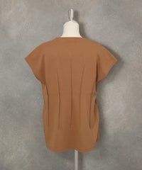 ネックレス風刺繍フレンチTシャツ(ブラウン)後ろ