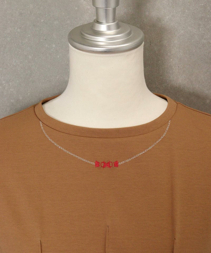 首元アップ(ブラウン)