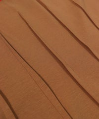 ダーツ部分アップ(ブラウン)