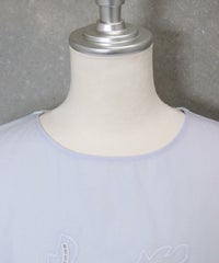 首元アップ(ブルー)