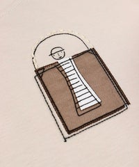 胸元デザイン部分（ベージュ）