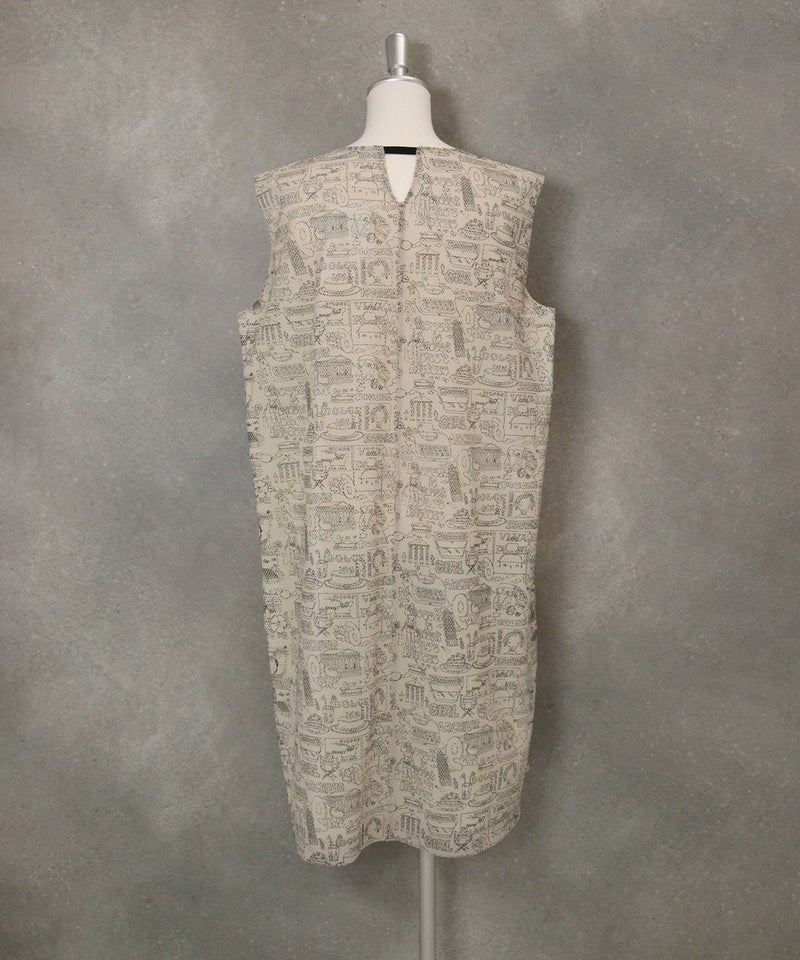 メッシュ地プリントワンピース(ベージュ)後ろ