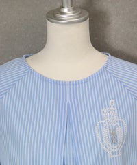 首元アップ(ブルー)