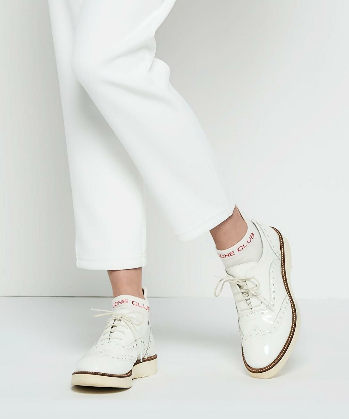 モデル着用画像（ホワイト）