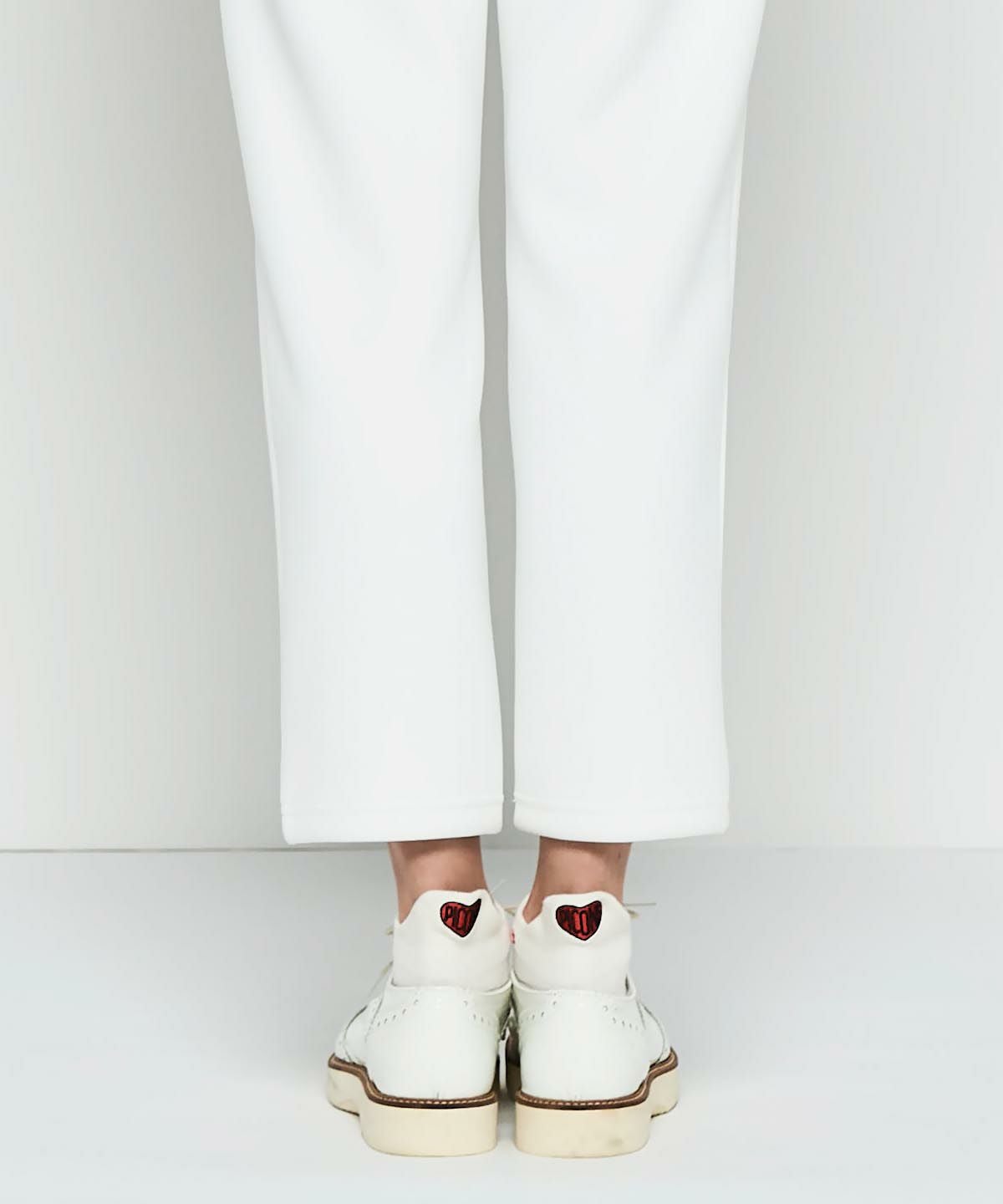 モデル着用画像（ホワイト）