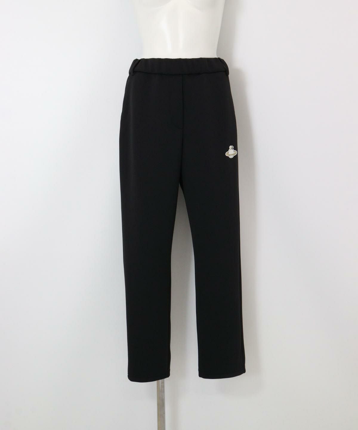 UVベーシックテーパードパンツ(ブラック)前