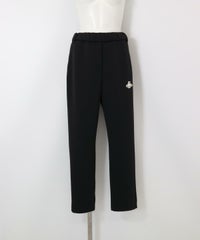 UVベーシックテーパードパンツ(ブラック)前