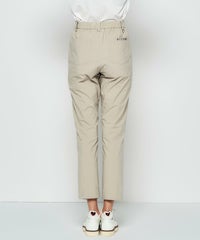 モデル着用画像（ベージュ）