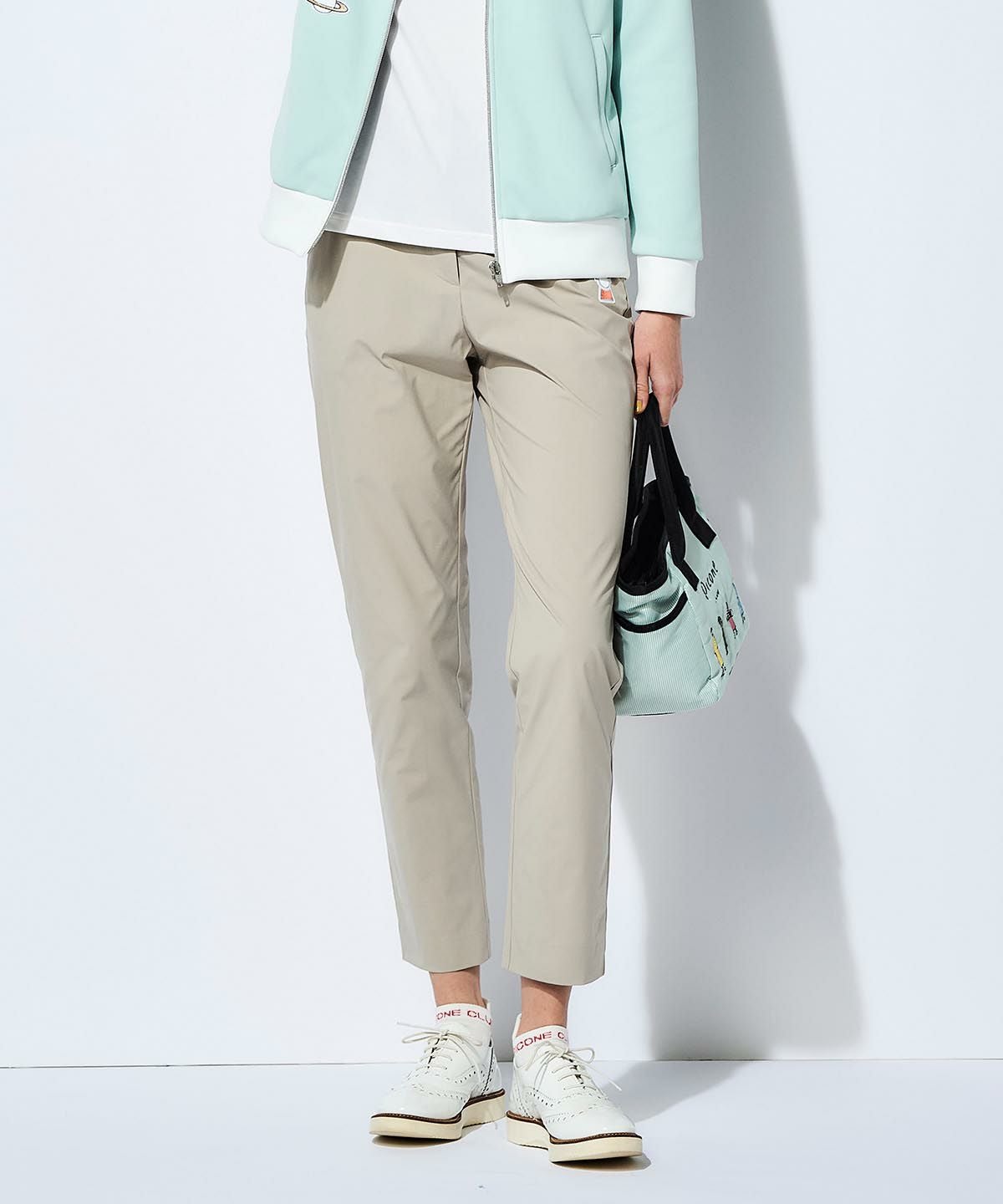 モデル着用画像（ベージュ）