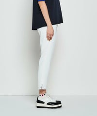 モデル画像（ホワイト）