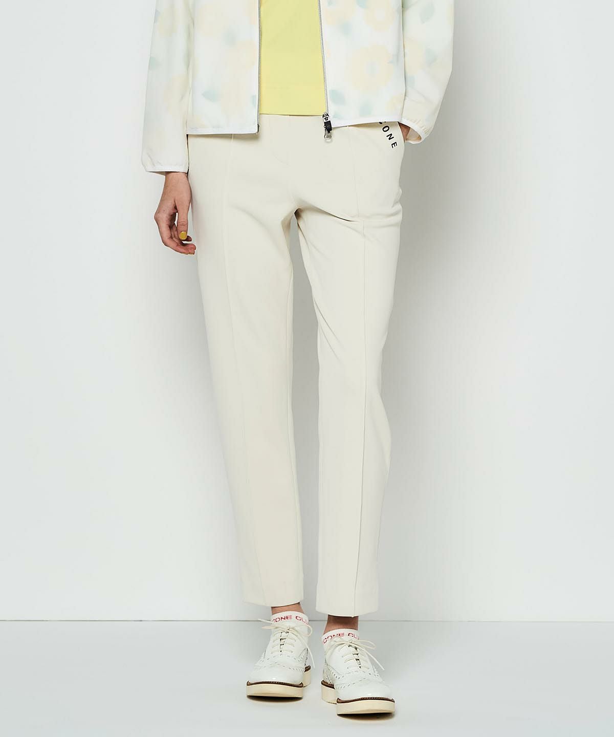 モデル画像（ベージュ）