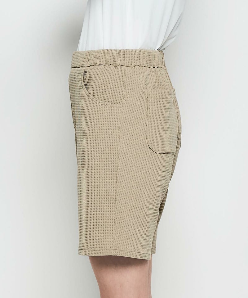 モデル画像（ベージュ）