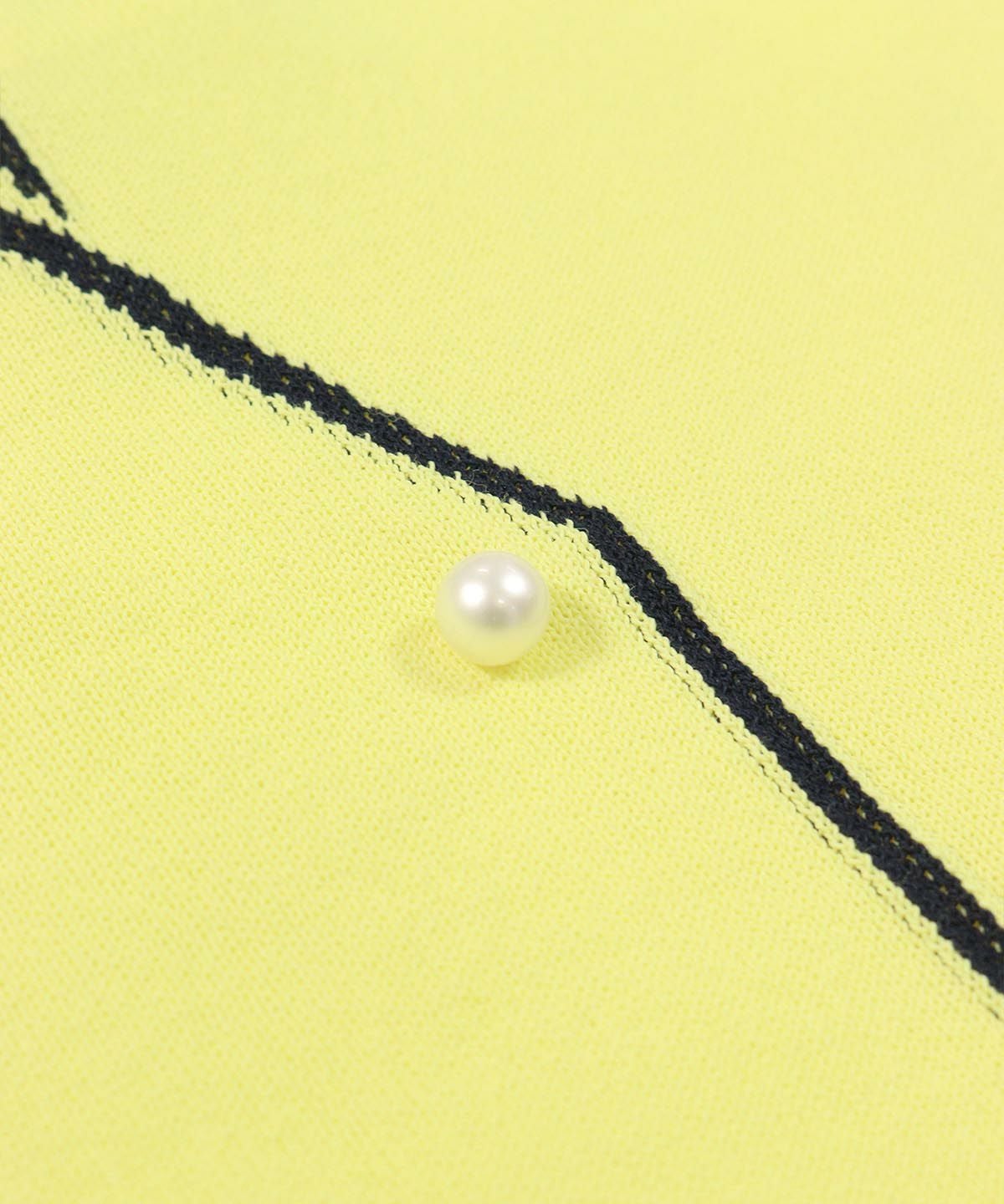 ボタン部分（イエロー）