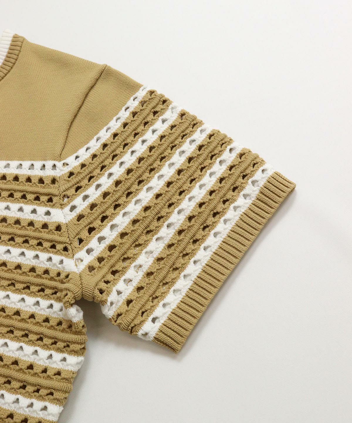 袖口（ベージュ）