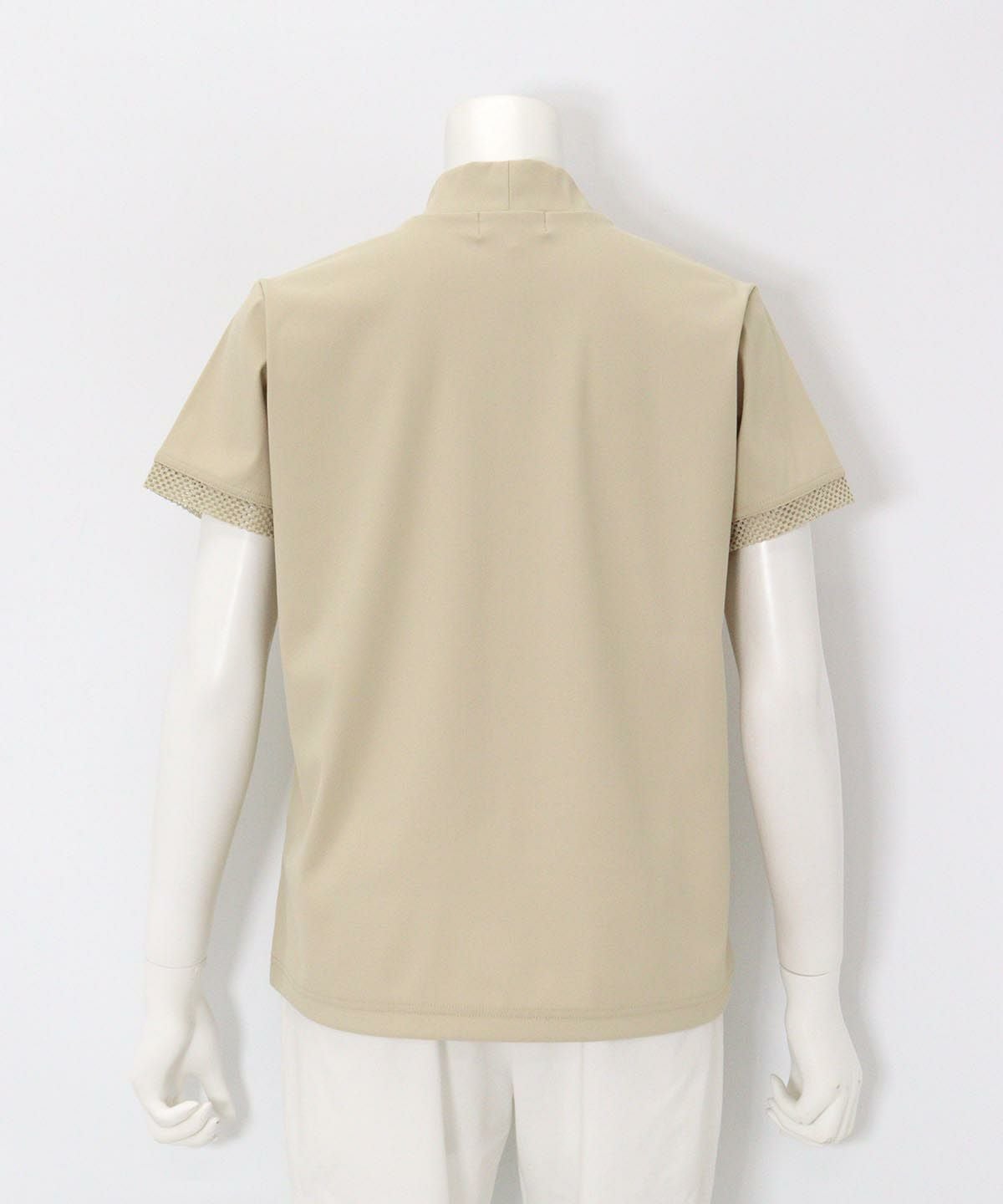 ポイント刺繍UV冷感プルオーバー(ベージュ)後ろ