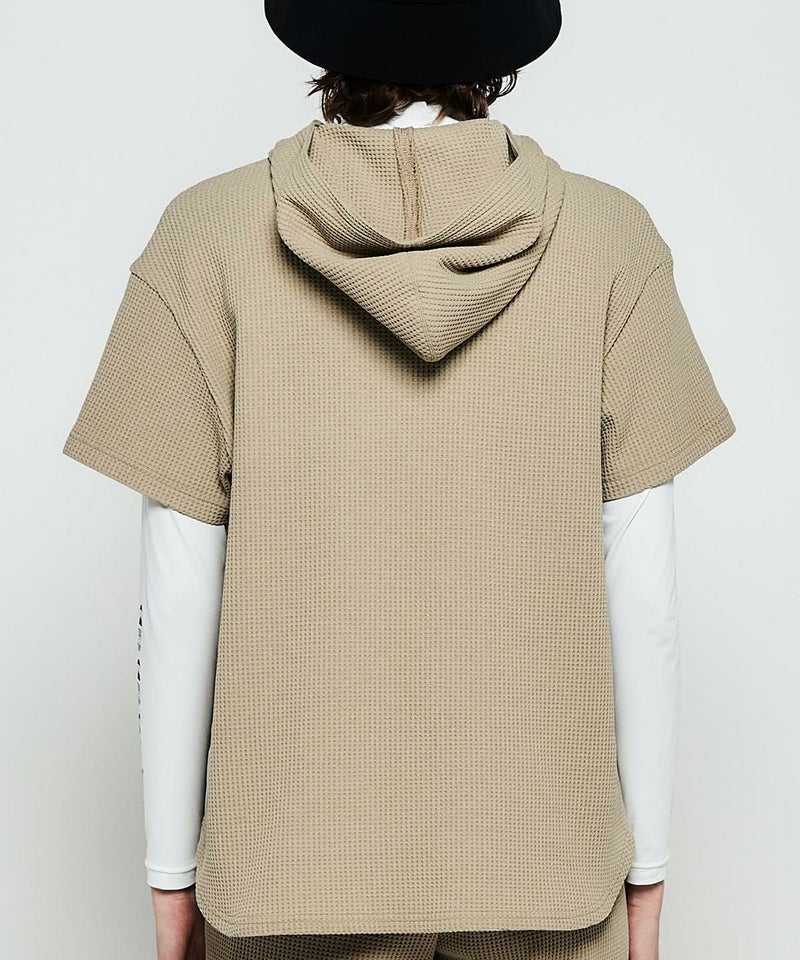 モデル着用画像（ベージュ）