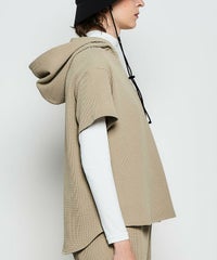 モデル着用画像（ベージュ）