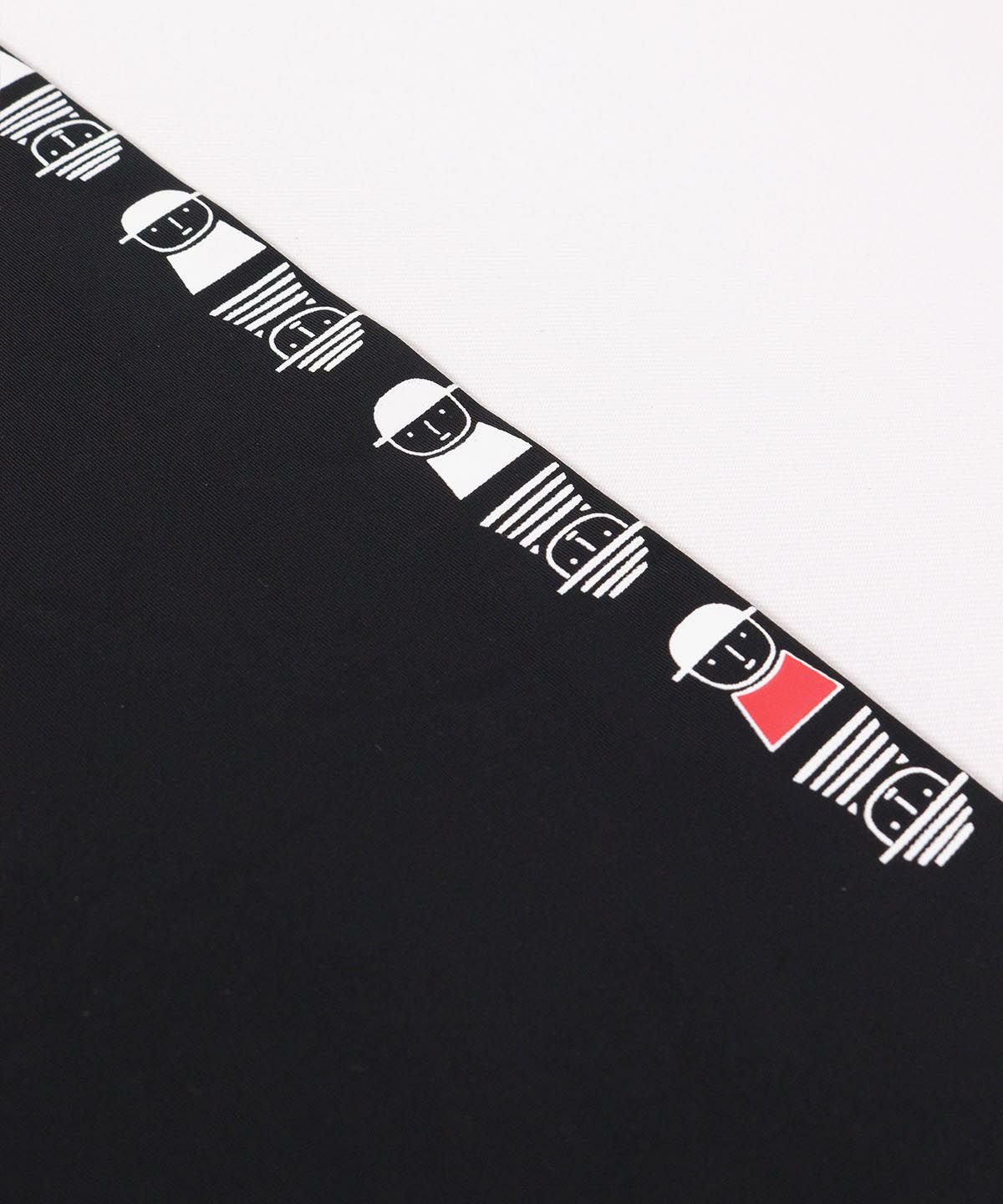 デザイント部分（ブラック）