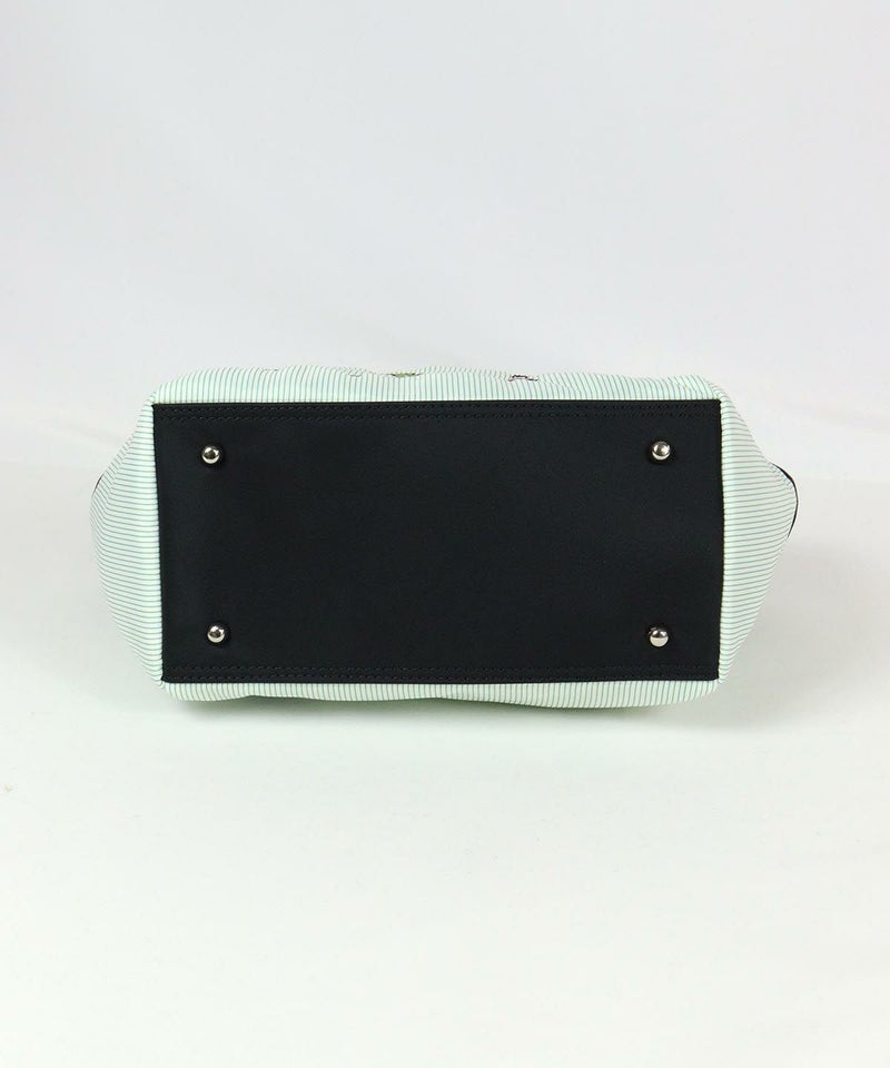 底部分（ライトグリーン）