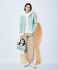 モデル着用画像（ライトグリーン）