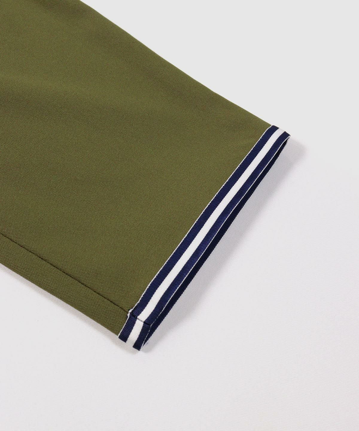 裾部分（カーキ）