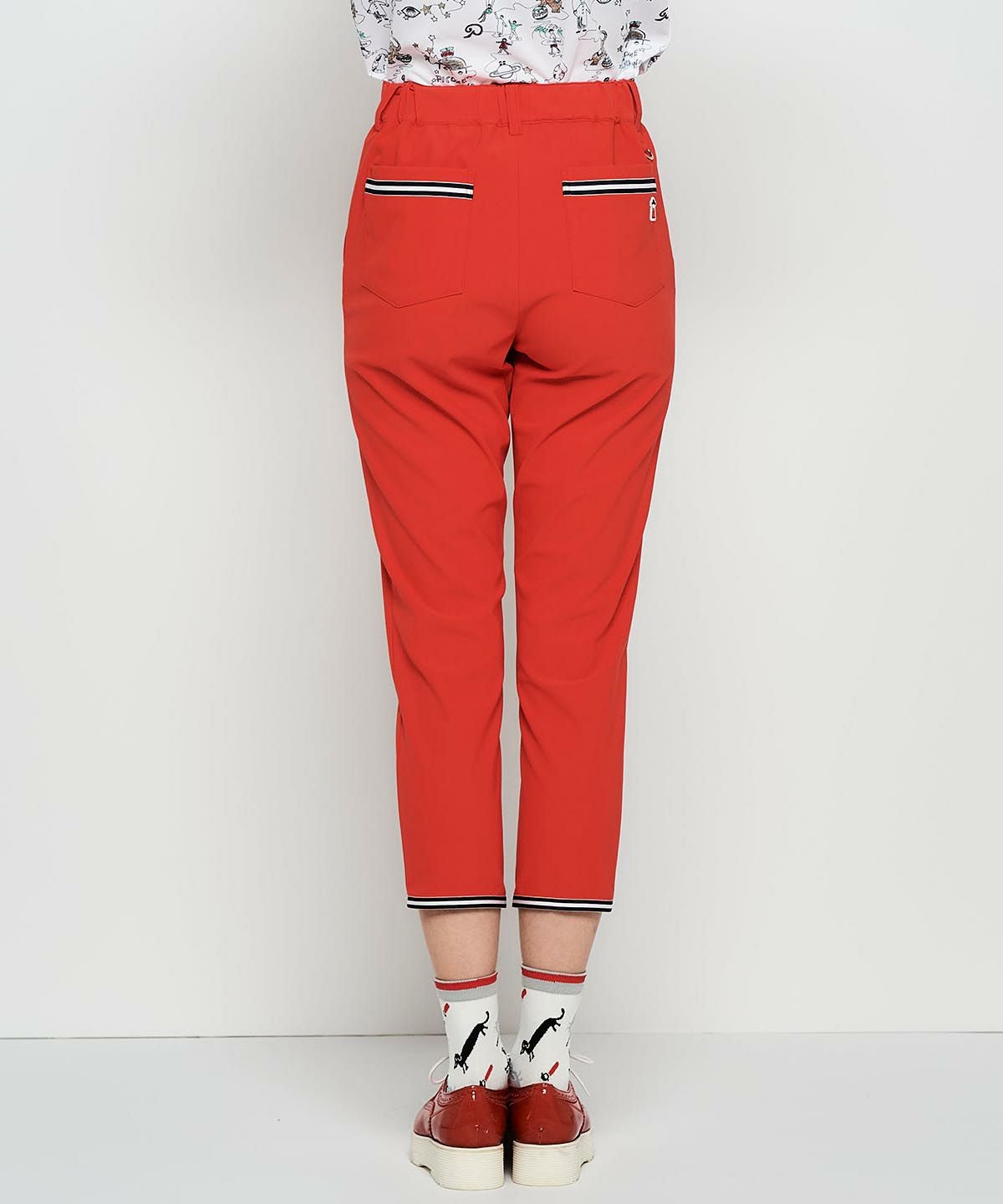 モデル着用画像（レッドオレンジ）