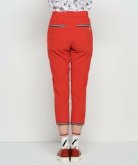 モデル着用画像（レッドオレンジ）