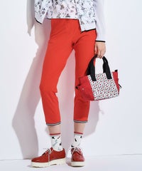 モデル着用画像（レッドオレンジ）