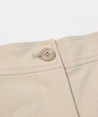 ウエストボタン部分（ベージュ）