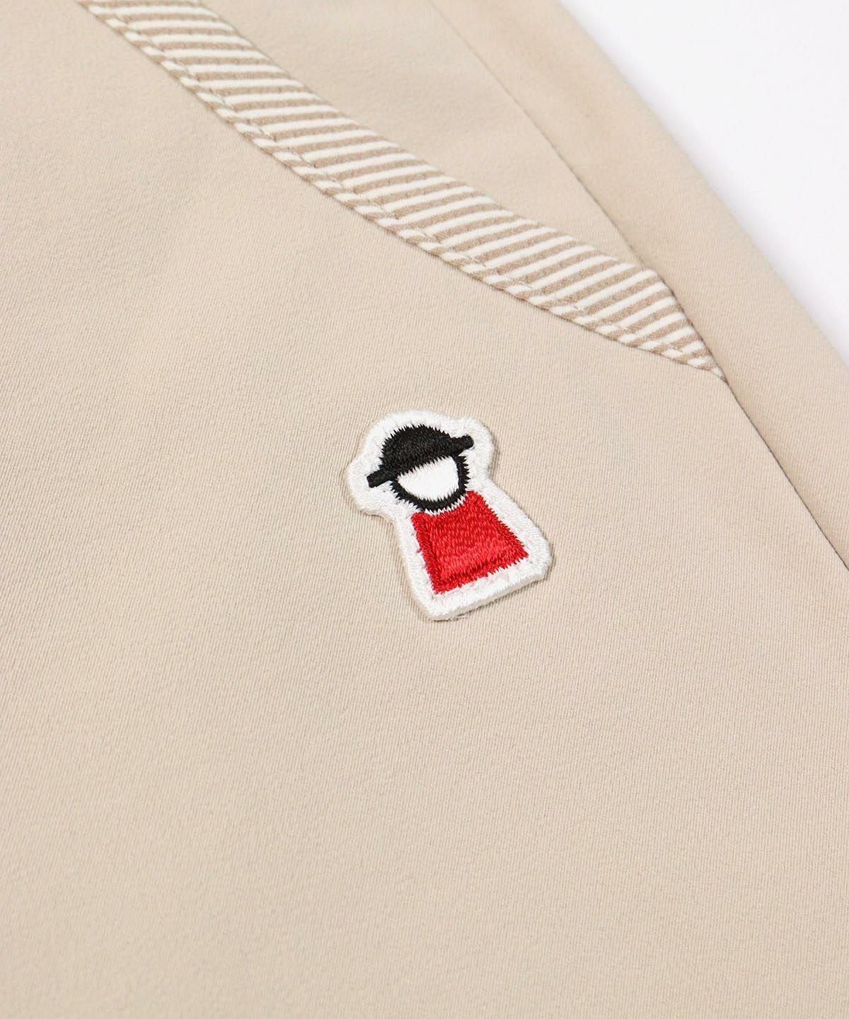 デザイン部分（ベージュ）