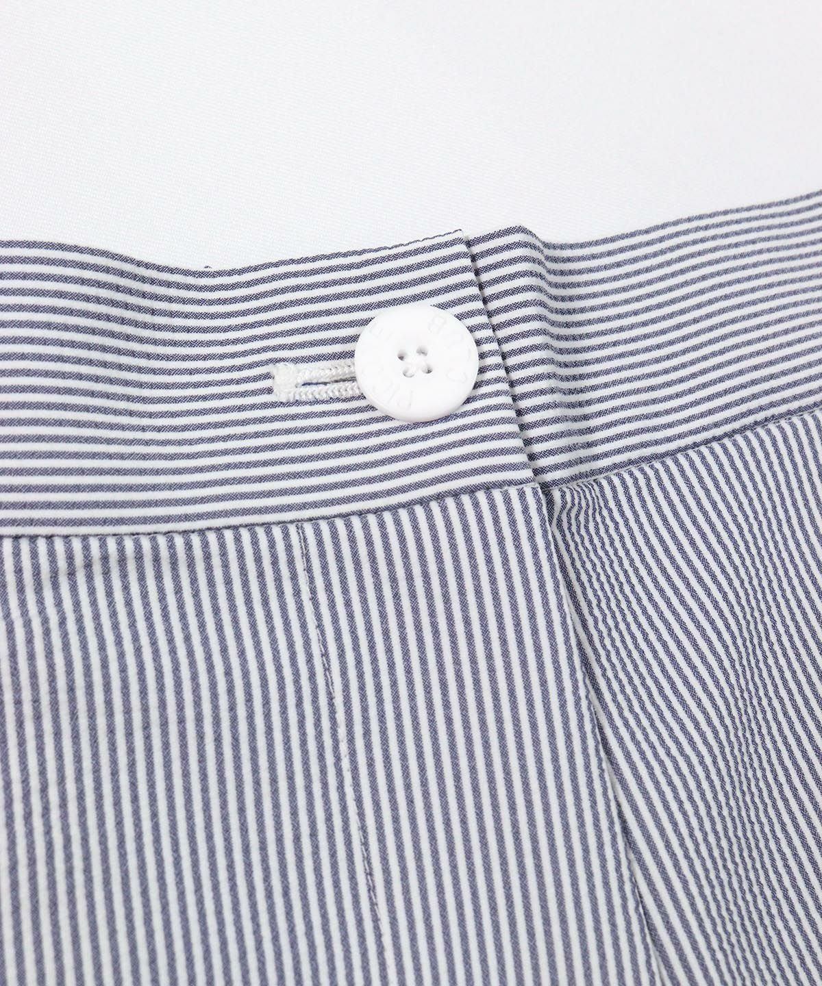 ウエストボタン部分（ネイビー）