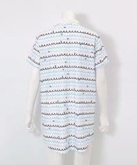 メッシュ波柄UVプルオーバー(ホワイト×ブルー)後ろ