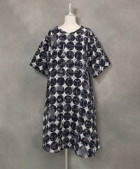 【UCHINOコラボ】サークル柄コットンワンピース(ホワイト×ネイビー)