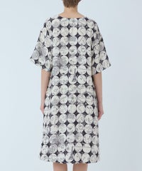 モデル着用画像(ブラック×ベージュ）