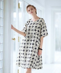 モデル着用画像(ブラック×ベージュ）