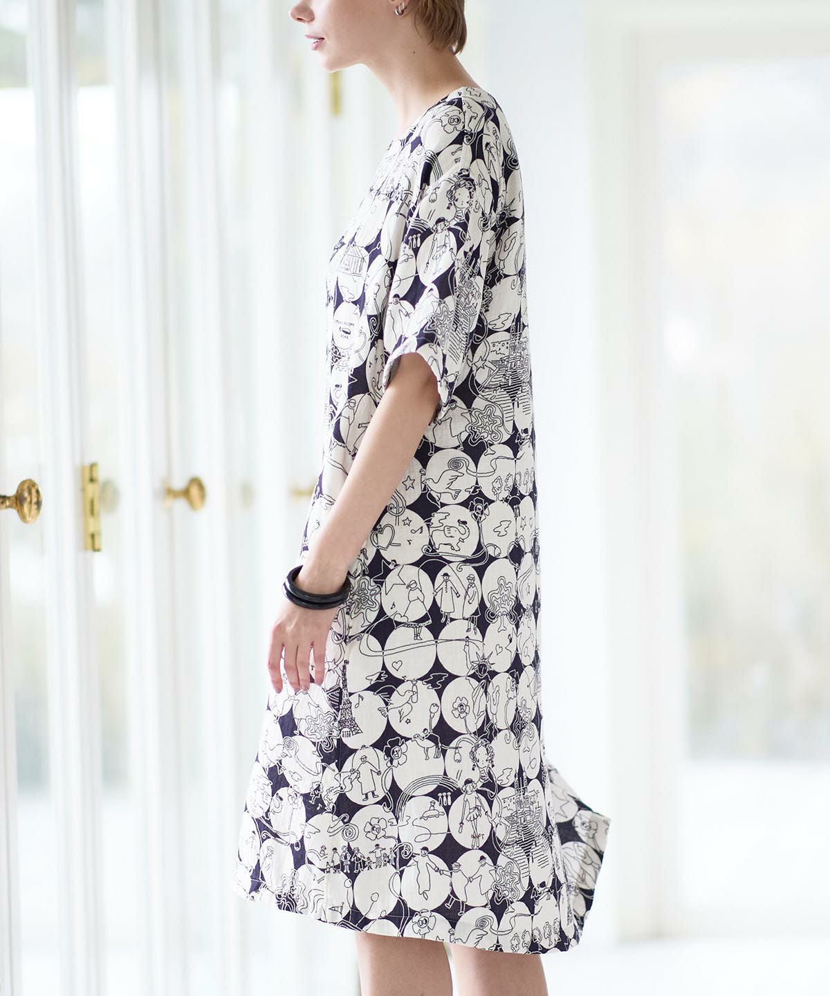 モデル着用画像(ブラック×ベージュ）