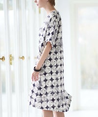 モデル着用画像(ブラック×ベージュ）