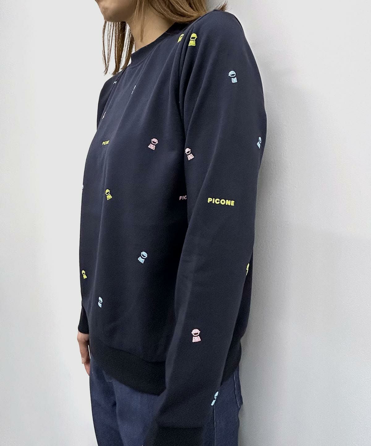 ミニプリント裏毛スウェット(ネイビー)着用イメージ