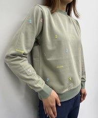 ミニプリント裏毛スウェット(カーキ)着用イメージ