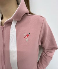 刺繍入り裏毛ジップパーカー(ピンク)着用イメージ