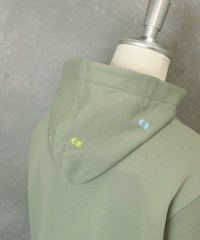 フード部分（カーキ）