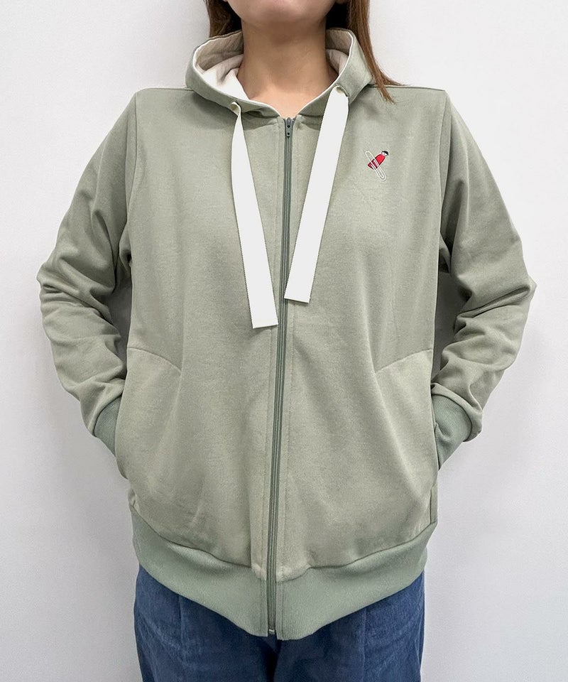 刺繍入り裏毛ジップパーカー（カーキ）着用イメージ