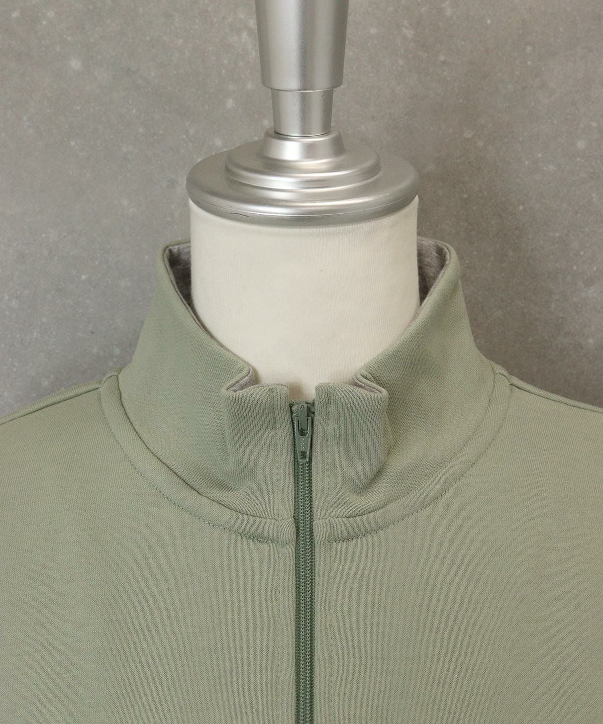 首周り（カーキ）