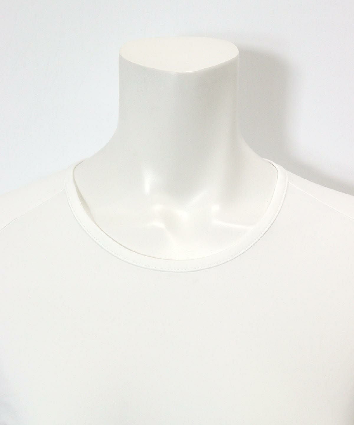 首元(ホワイト)