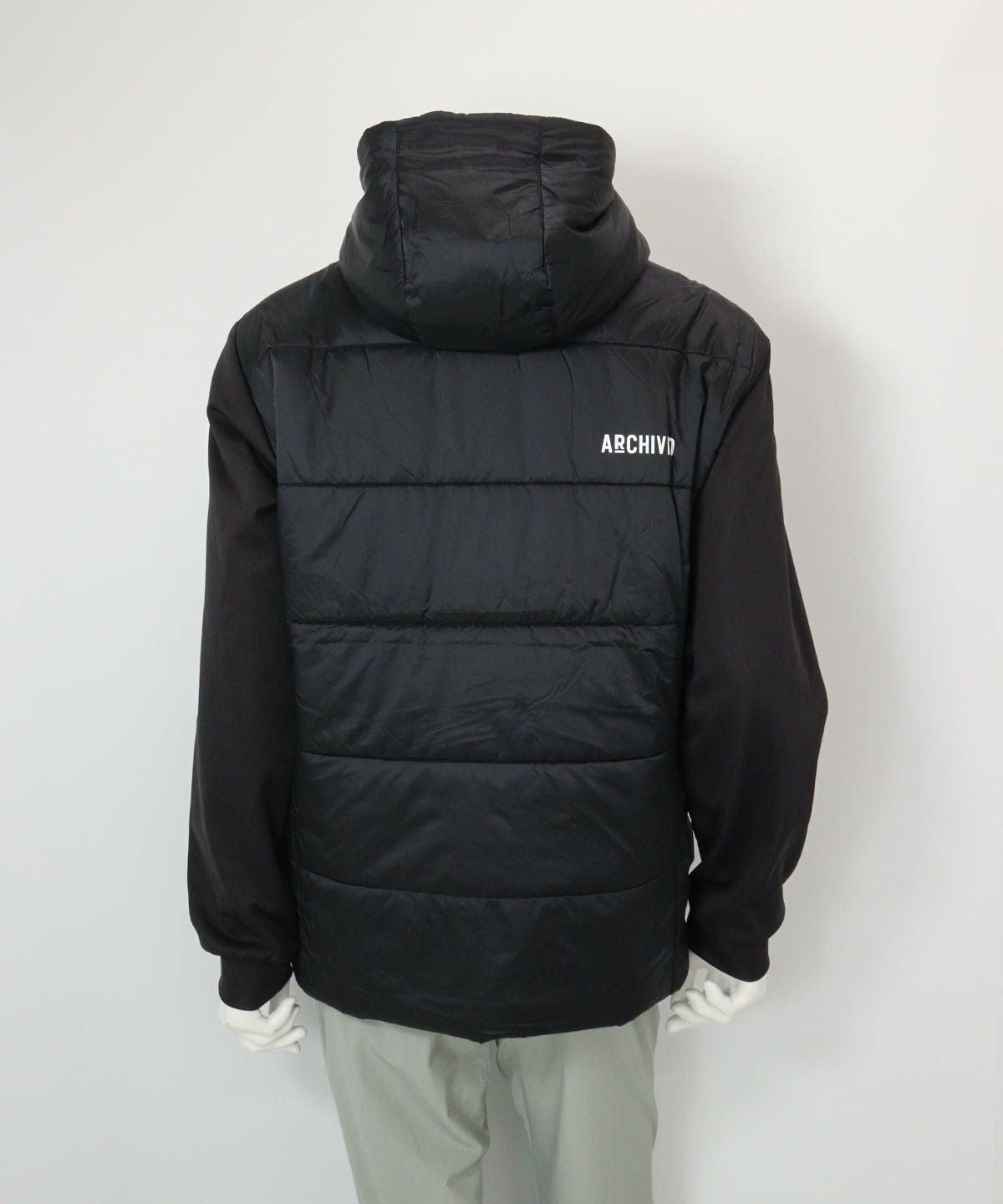 【メンズ】異素材切替中綿撥水ブルゾン(ブラック)後ろ