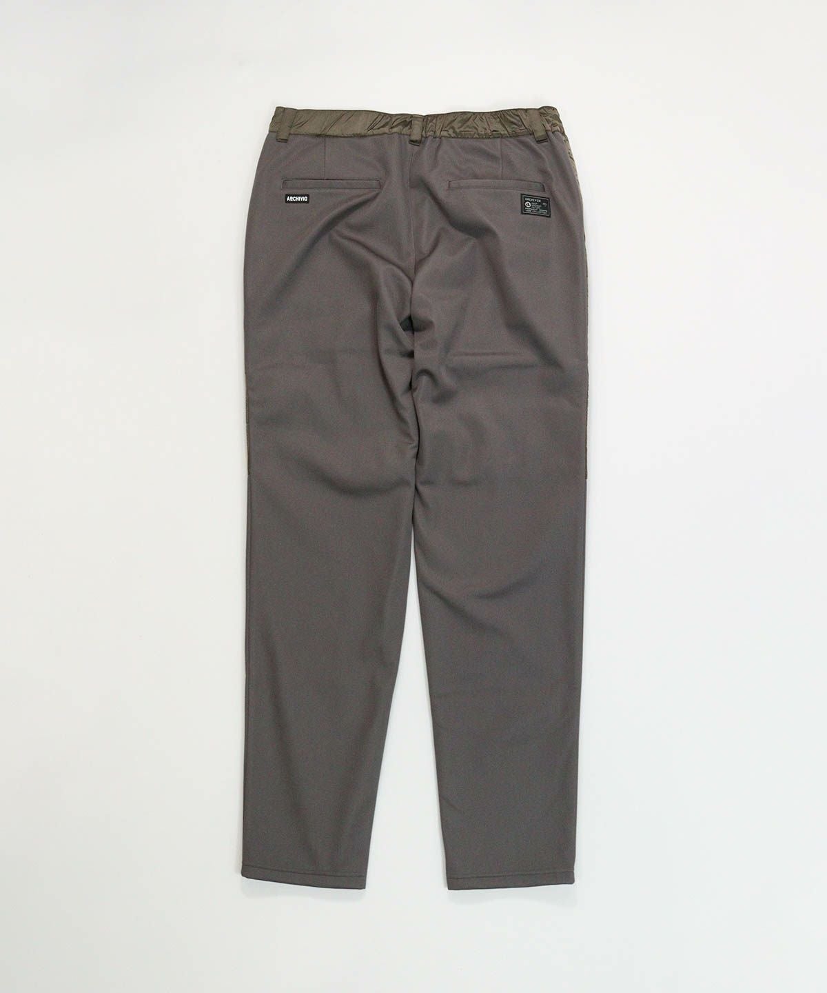 【メンズ】異素材切替撥水パンツ(カーキ)後ろ