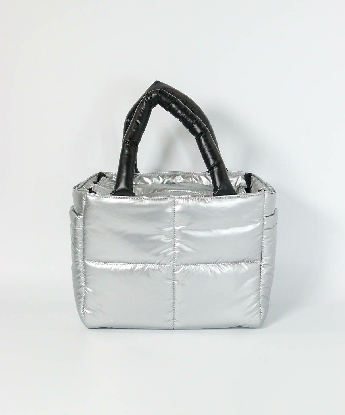 メタリック中綿カートバッグ(ライトグレー)後ろ